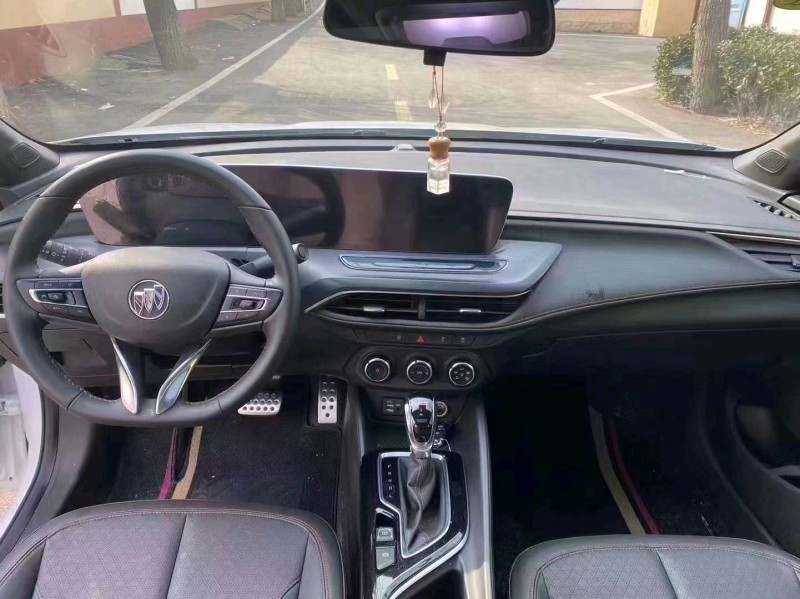 青岛21年别克威朗9