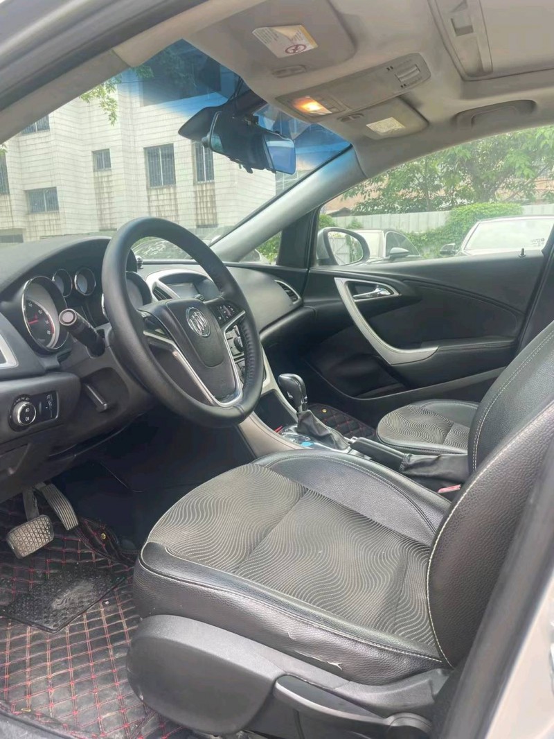 广州12年别克英朗5