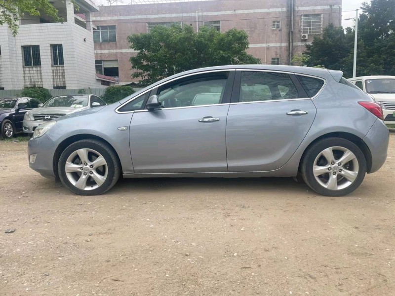 广州12年别克英朗7