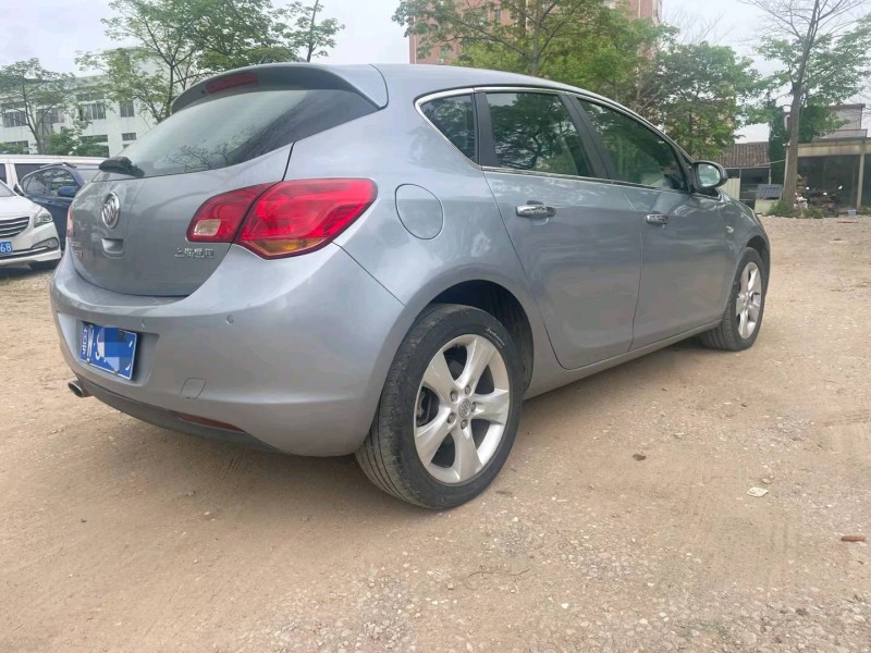 广州12年别克英朗8