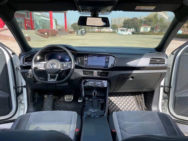 济宁18年大众途岳8