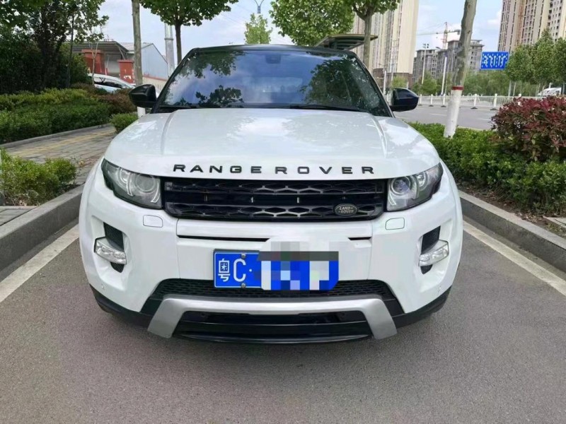 青岛14年路虎极光1