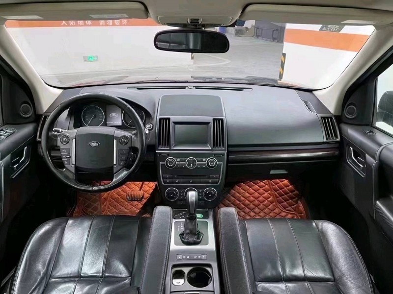 成都14年路虎神行者8