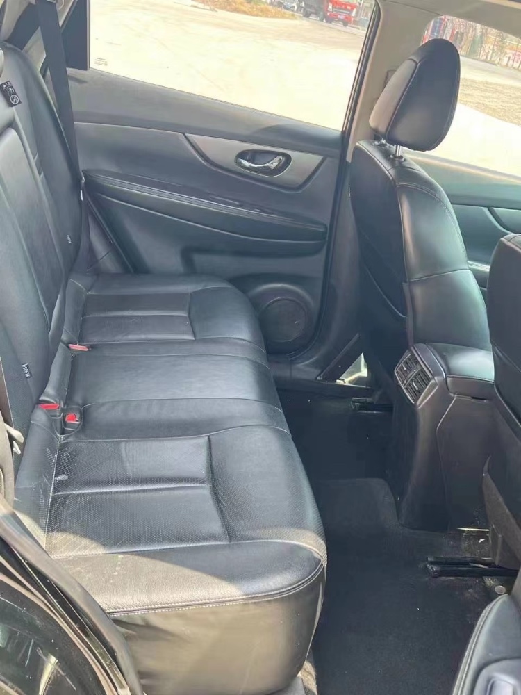 青岛15年日产奇骏4