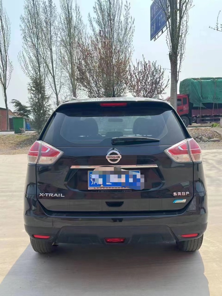 青岛15年日产奇骏5