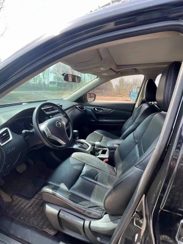 青岛15年日产奇骏6