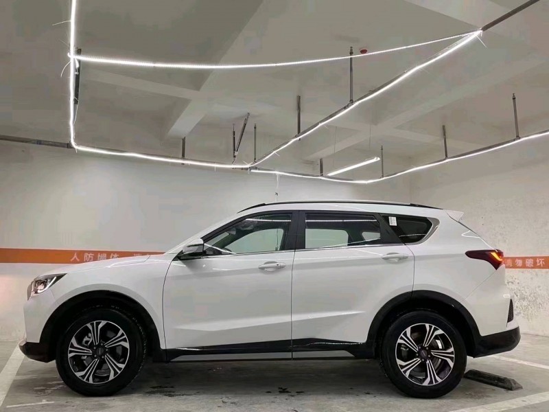 成都23年东南汽车DX83