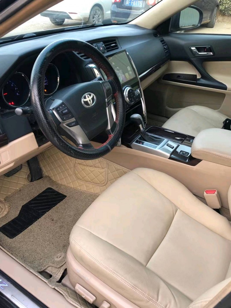 保定12年丰田锐志4