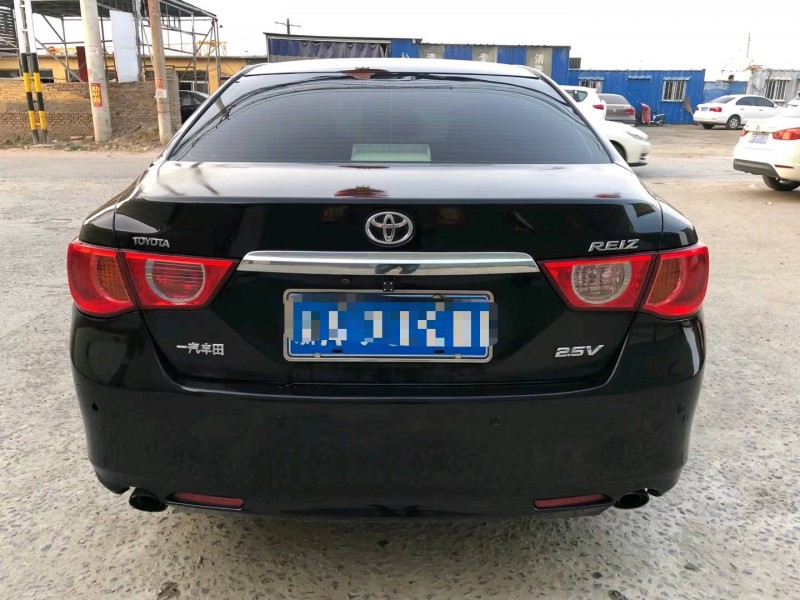 保定12年丰田锐志9