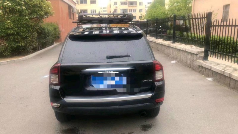 青岛14年Jeep指南者5