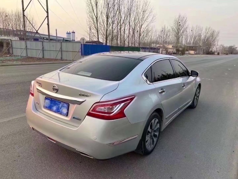 潍坊14年日产天籁5