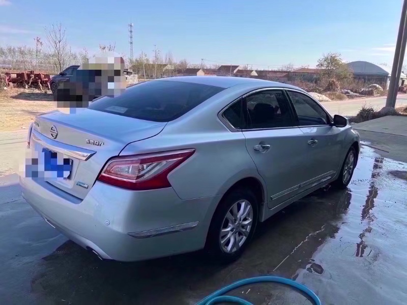 青岛13年日产天籁7