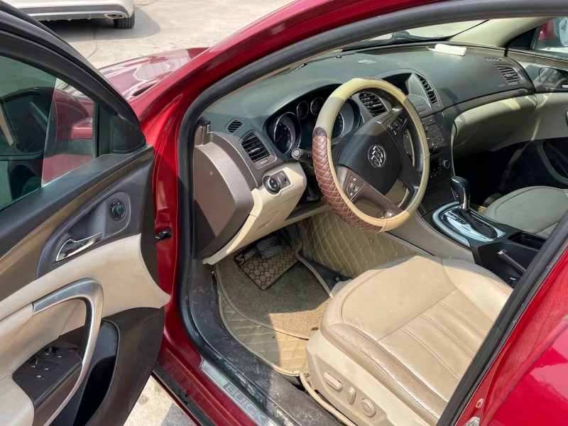 济宁10年别克君威6