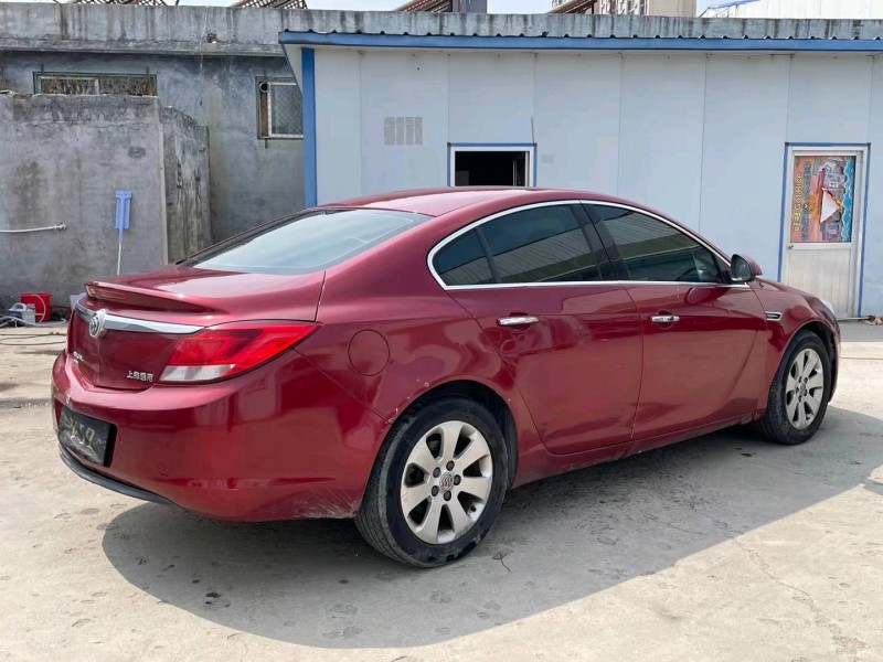 济宁10年别克君威8