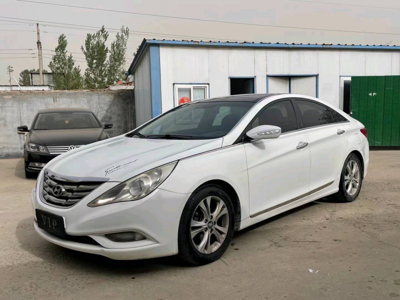 济宁11年现代索纳塔八3
