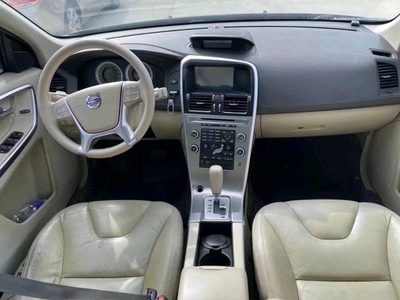 青岛10年沃尔沃XC605