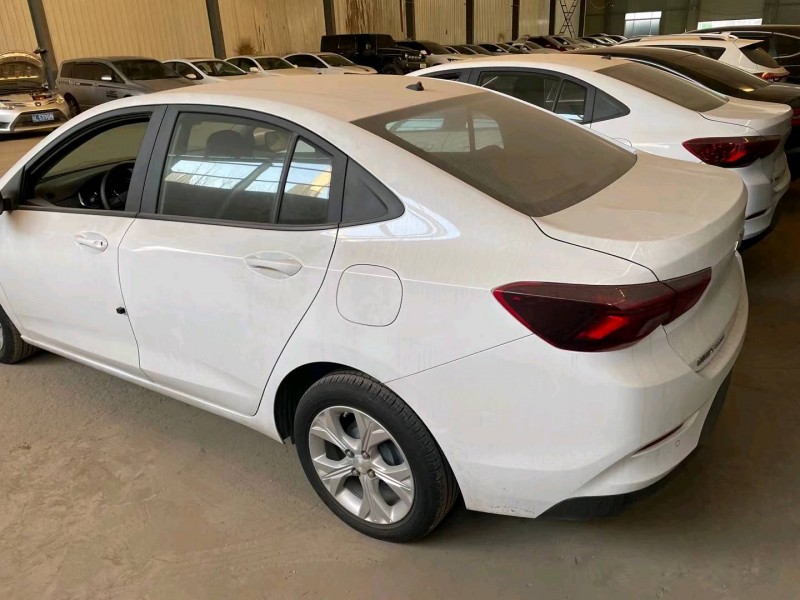 济宁21年雪佛兰科沃兹4