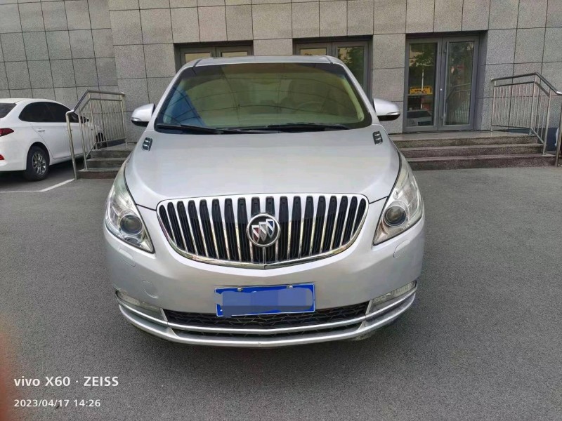 青岛16年别克GL81