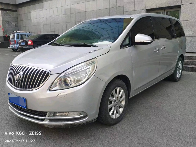 青岛16年别克GL82