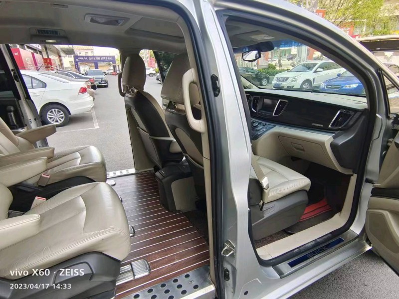 青岛16年别克GL88