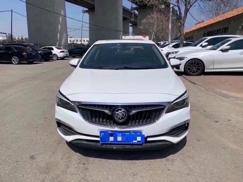 青岛19年别克威朗1