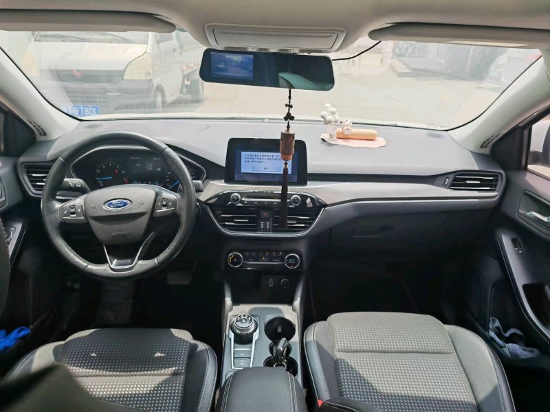 中山20年福特福克斯5