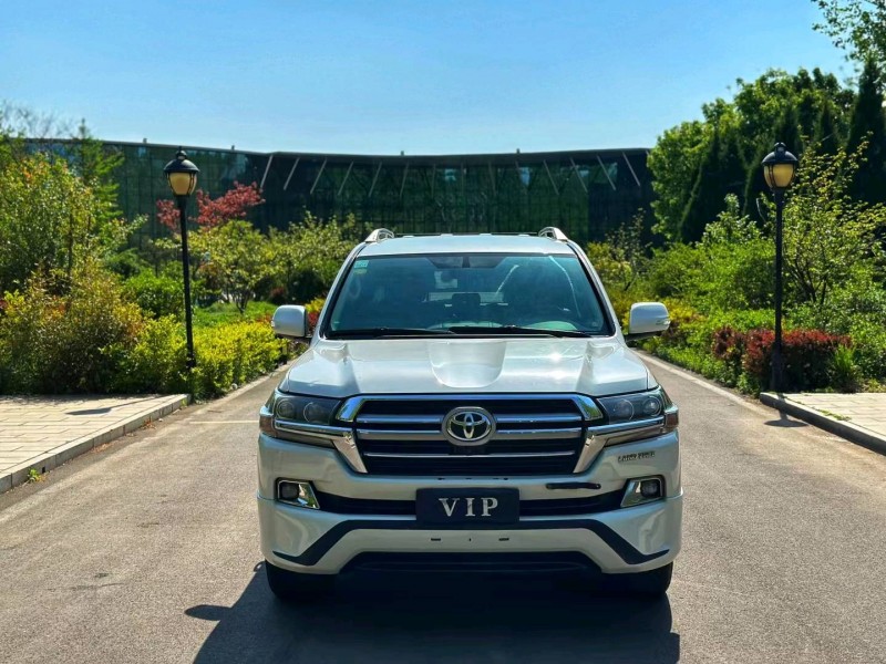 济南17年丰田兰德酷路泽1