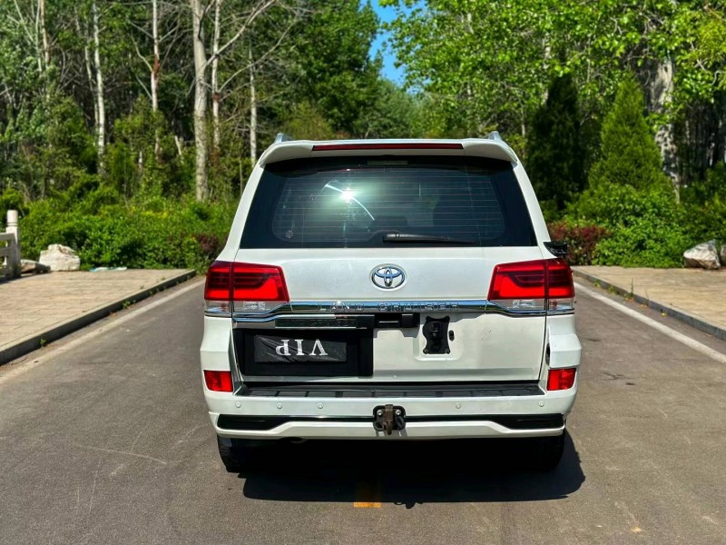 济南17年丰田兰德酷路泽4