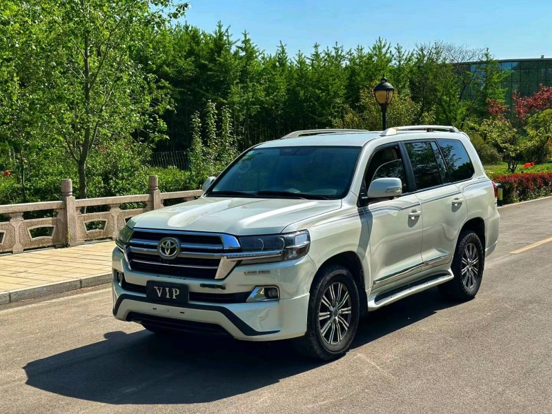 济南17年丰田兰德酷路泽3