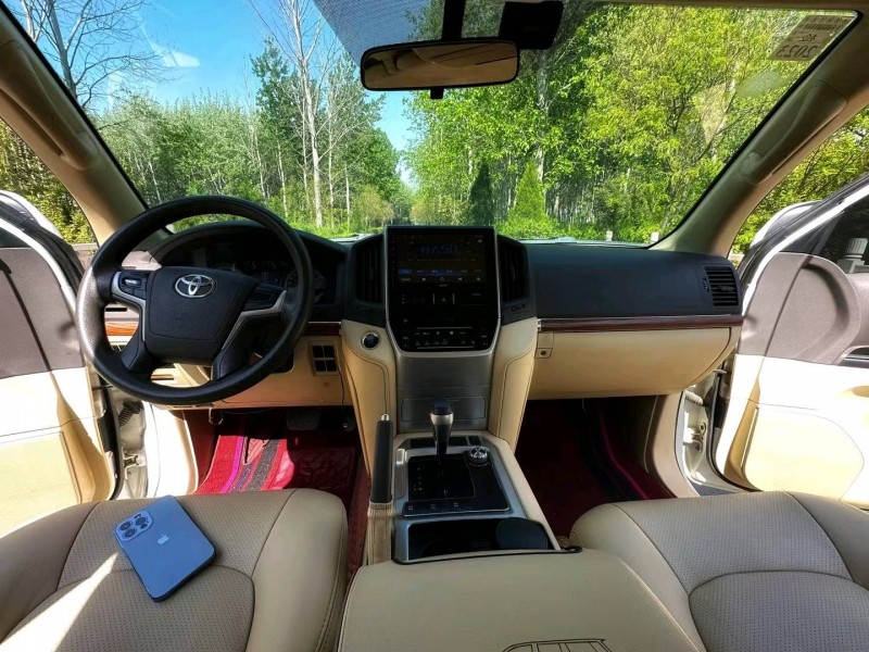 济南17年丰田兰德酷路泽5