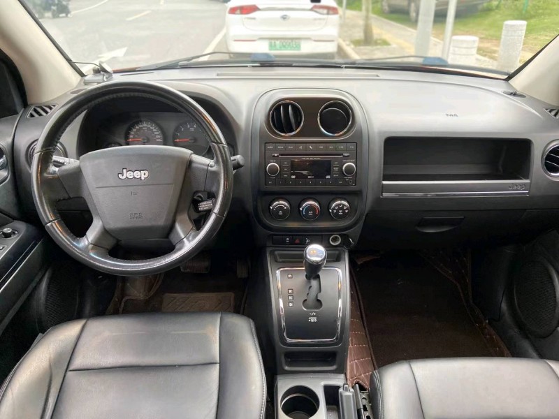 广州11年Jeep指南者9