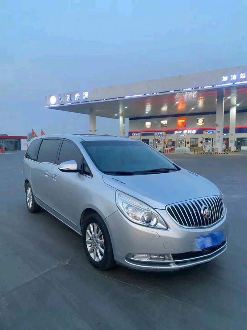 青岛13年别克GL82