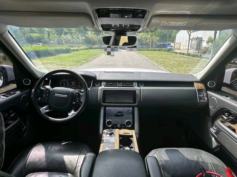 青岛19年路虎揽胜行政4