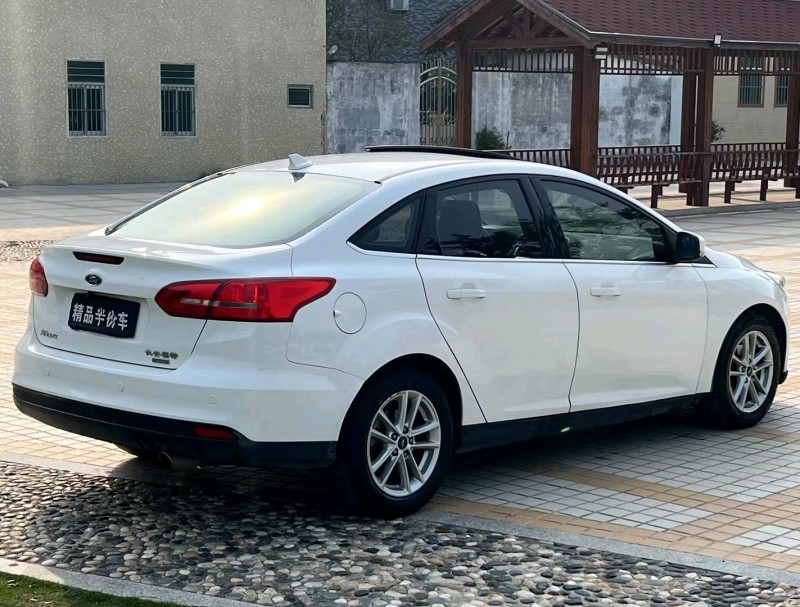 汕头17年福特福克斯8