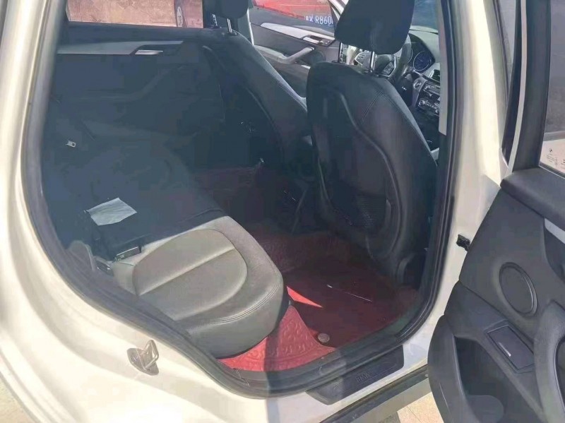 济南17年宝马X16