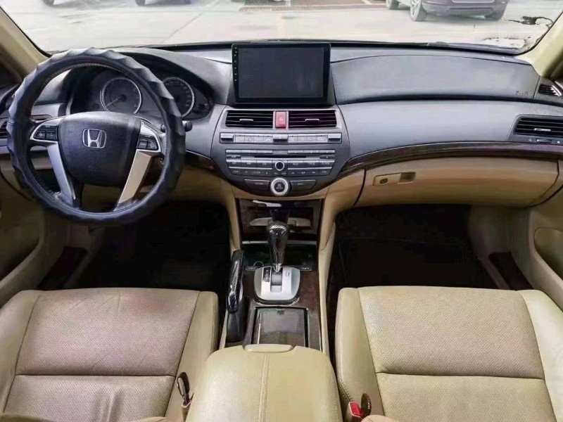 济南13年本田雅阁4