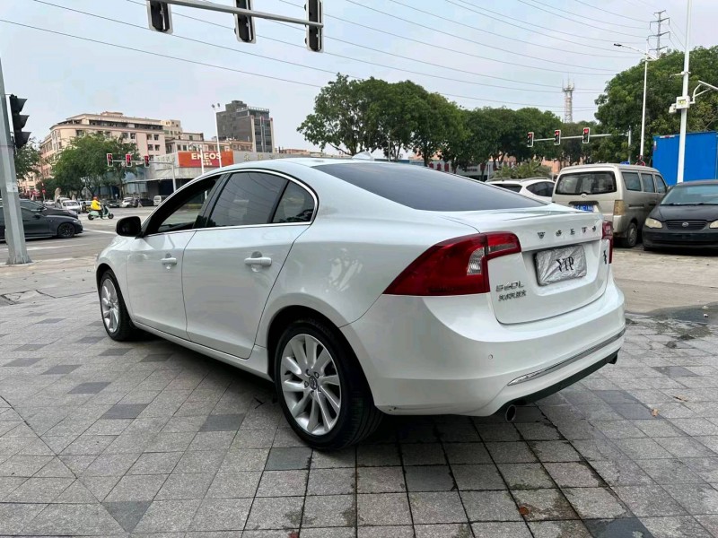 深圳14年沃尔沃S60L5