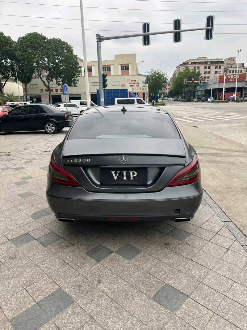 深圳14年奔驰CLS9