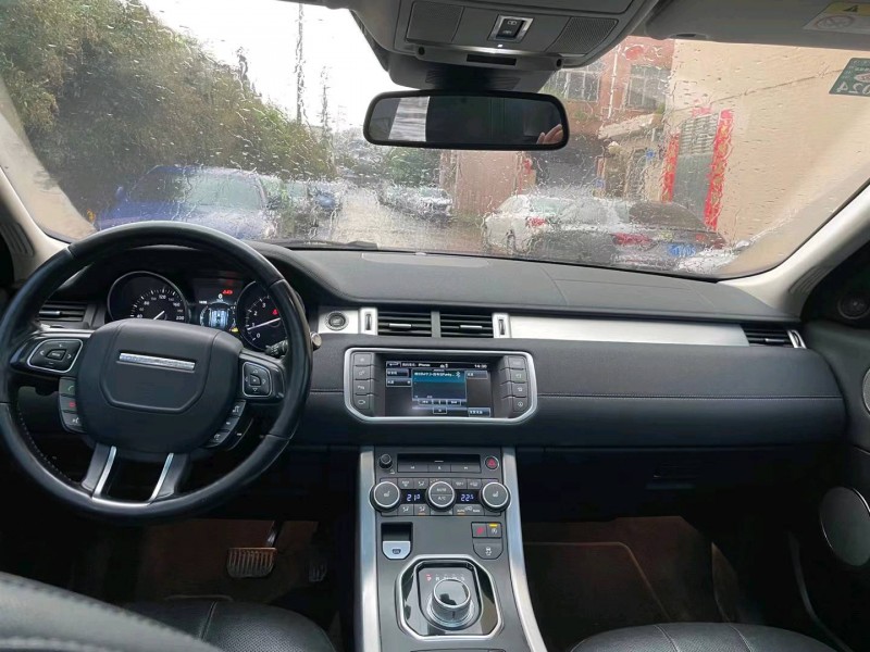 深圳16年路虎极光3