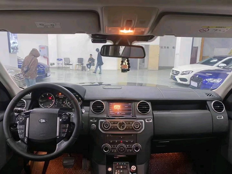 重庆15年路虎发现9