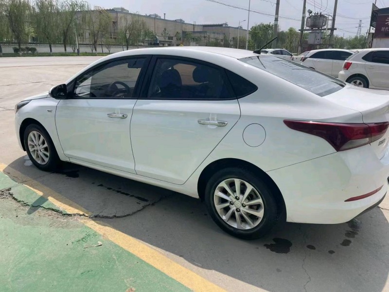 保定19年现代悦纳4