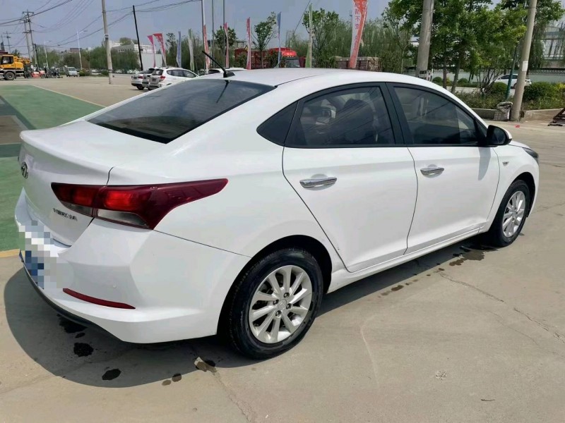 保定19年现代悦纳5