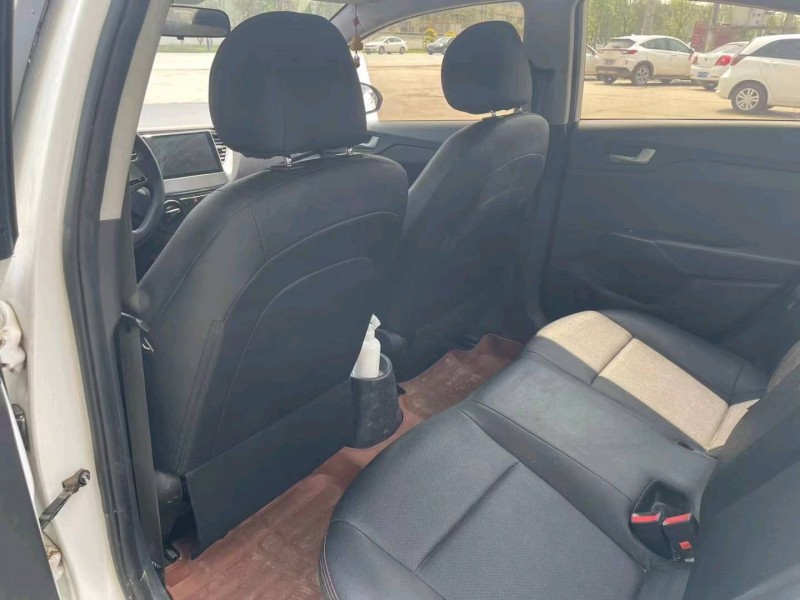 保定19年现代悦纳8