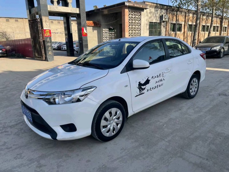 保定15年丰田威驰2