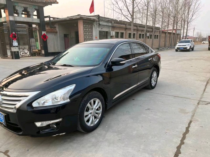 保定15年日产天籁3