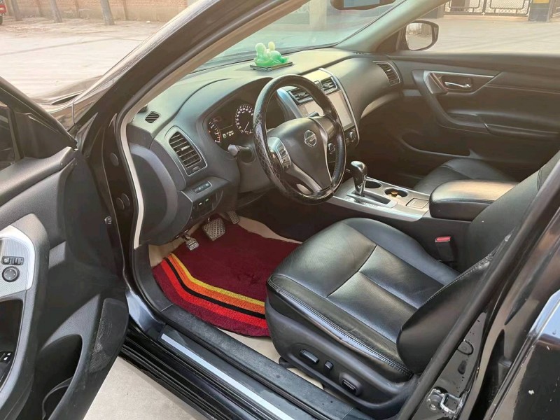 保定15年日产天籁4