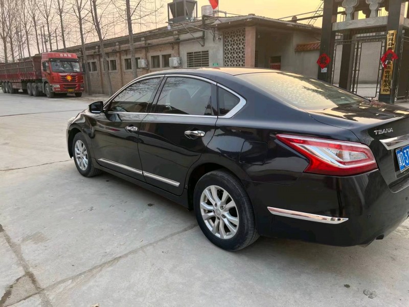 保定15年日产天籁8