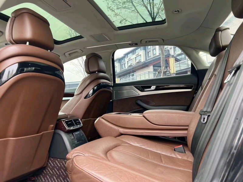 济宁13年奥迪A8L5