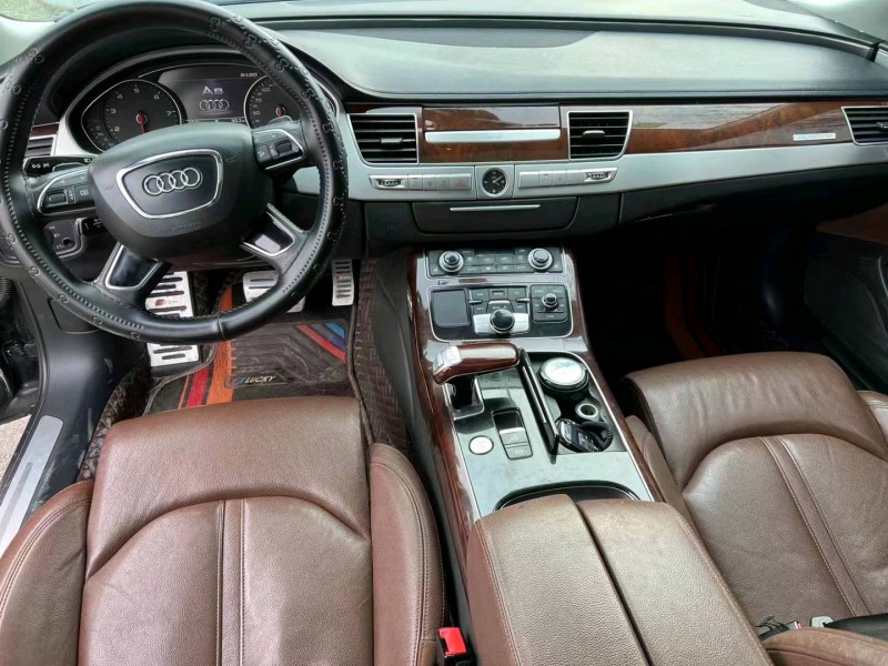 济宁13年奥迪A8L6