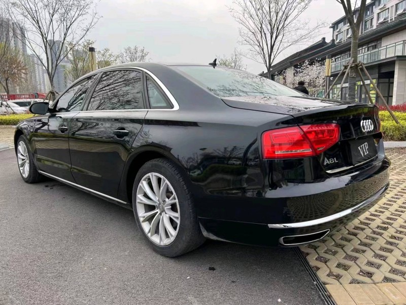 济宁13年奥迪A8L7